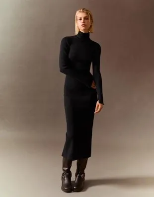 Платье миди в рубчик с высоким воротником- Заказать в России