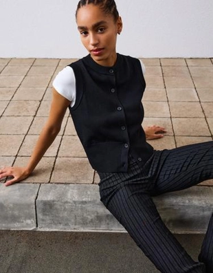 Bershka Трикотажный жилет на пуговицах купить с доставкой.