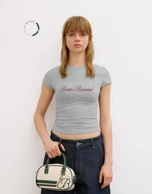 Футболка с короткими рукавами и принтом- Заказать в России