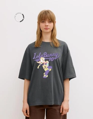 Bershka Футболка с принтом LOONEY TUNES купить с доставкой.
