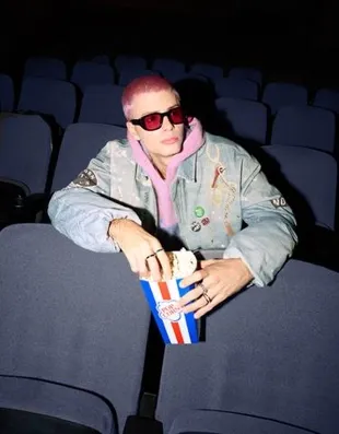 Джинсовая куртка с принтом