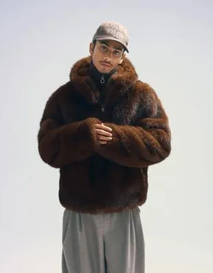 Куртка из искусственного меха с капюшоном