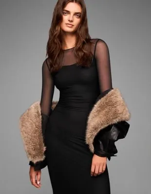 Платье миди из полупрозрачной ткани с длинными рукавами