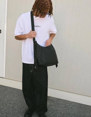 Bershka Сумка из искусственной кожи с плечевым ремнем купить с доставкой.