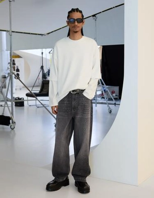 Bershka Джинсы свободного кроя со стразами и цифровым фильтром