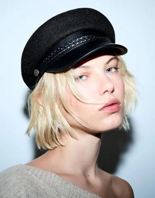 Bershka Кепка из ткани