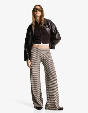 Bershka Трикотажные брюки свободного кроя в полоску