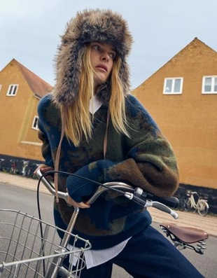 Свитер с принтом- Заказать в России