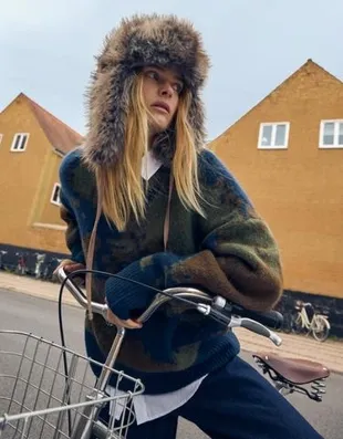 Свитер с принтом- Заказать в России