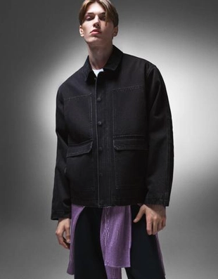 Джинсовая куртка с карманами