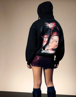 Bershka Толстовка с принтом «баффи — истребительница вампиров» купить с доставкой.