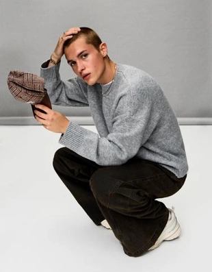 Bershka Кепка с козырьком из искусственной кожи с принтом