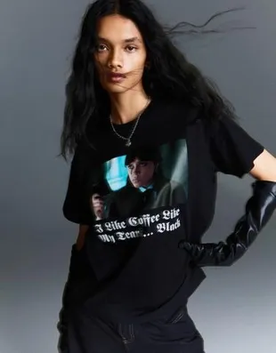 Футболка с короткими рукавами и принтом WEDNESDAY- Заказать в России