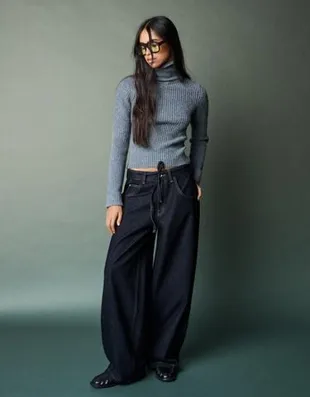 Джинсы WIDE LEG BARREL с ремнем- Заказать в России