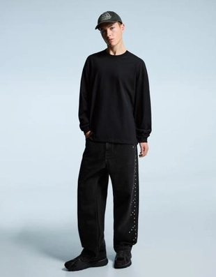 Bershka Джинсы свободного кроя с заклепками купить с доставкой.