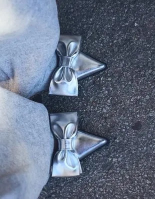 Туфли на среднем тонком каблуке с бантом- Заказать в России