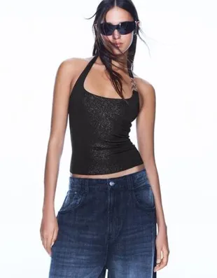 Облегающий струящийся топ с кольцами- Заказать в России