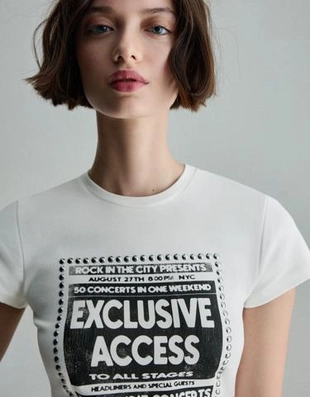 Bershka Футболка с короткими рукавами с заклепками и принтом