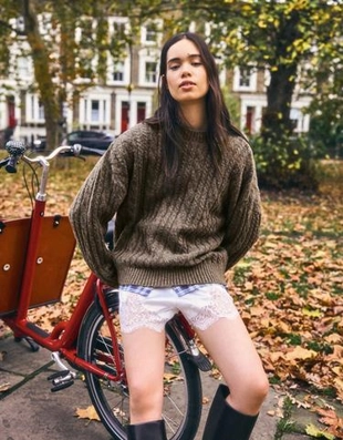 Bershka Свитер с узором «косы» купить с доставкой.