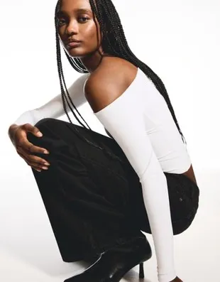 Футболка с длинными рукавами и асимметричным вырезом- Заказать в России