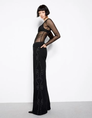 Bershka Джинсы свободного кроя с низкой посадкой и заклепками