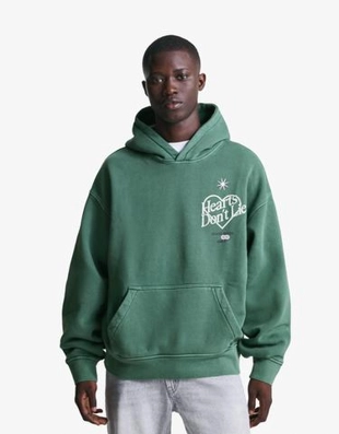 Bershka Толстовка с эффектом потертости и принтом купить с доставкой.