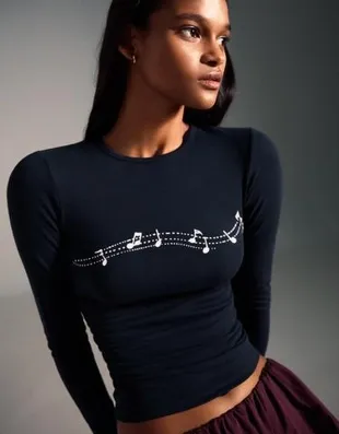 Футболка с длинными рукавами, принтом и сборками