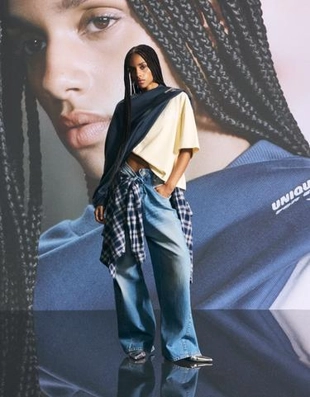 Bershka Рубашка свободного кроя в клетку с вышивкой OUT OF CORE