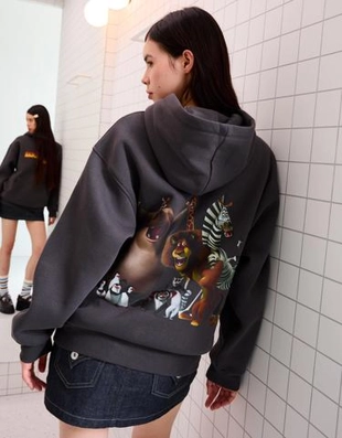 Bershka Свитер мадагаскар с капюшоном купить с доставкой.