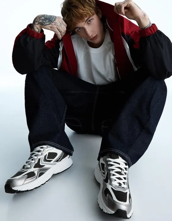 Спортивная обувь из разных материалов- Заказать в России