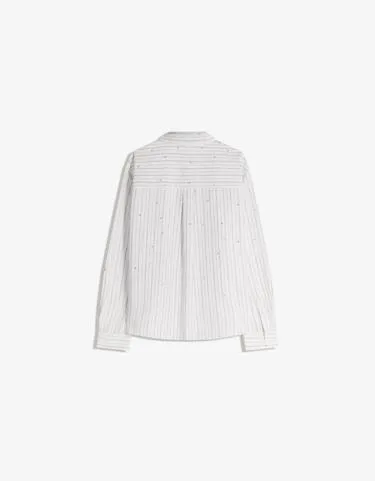 Рубашка свободного кроя с заклепками