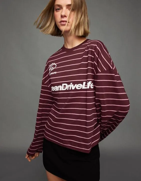 Футболка оверсайз с длинными рукавами и принтом