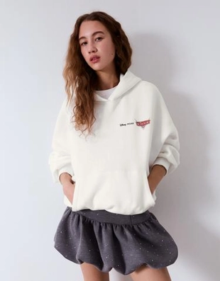 Bershka Худи с принтом «автомобили» купить с доставкой.