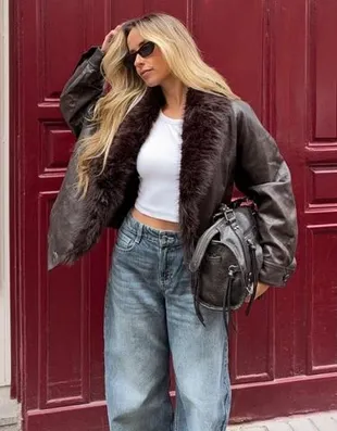 Куртка из искусственной кожи с меховым воротником- Заказать в России