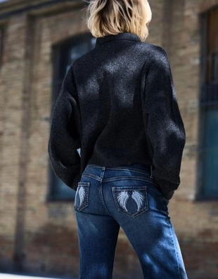 Bershka Джинсы клеш с вышивкой и карманами