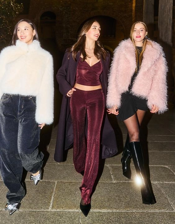 Расклешенные брюки с блестками- Заказать в России