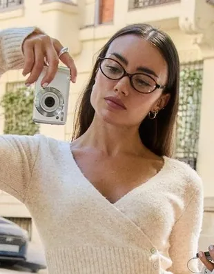 Солнцезащитные очки в овальной каучуковой оправе- Заказать в России