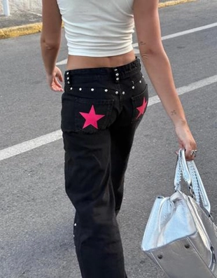 Bershka Джинсы свободного кроя с заклёпками-звёздами