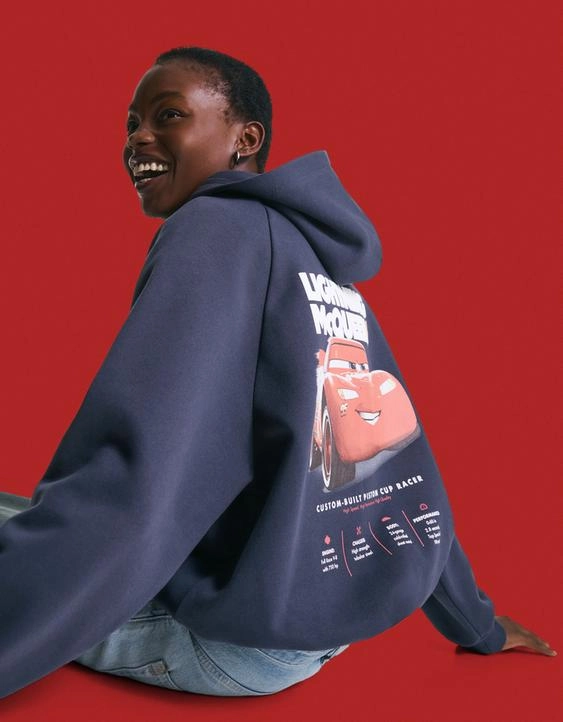 Bershka Худи «тачки»