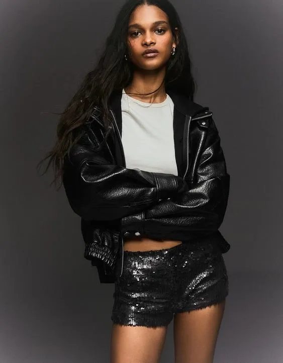 Мини-шорты с пайетками- Заказать в России