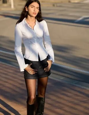 Рубашка облегающего кроя с расклешенными рукавами