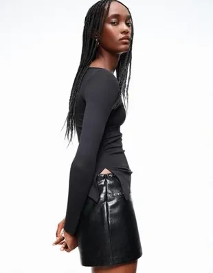 Футболка асимметричного кроя с длинным рукавом- Заказать в России