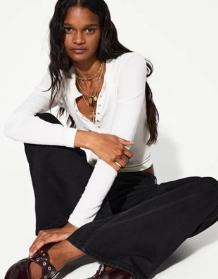 Bershka Набор из четырех ожерелий с подвесками купить с доставкой.