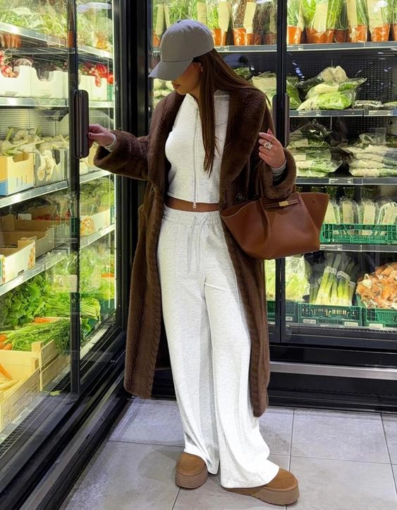 Bershka Широкие брюки из мягкой ткани