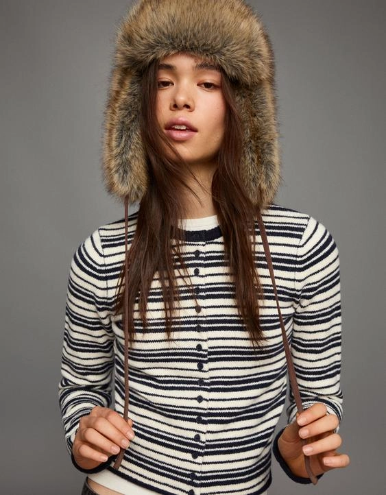 Bershka Шапка из искусственного меха купить с доставкой.