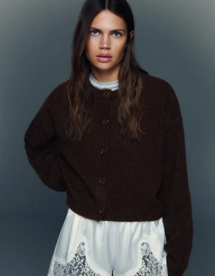 Кардиган на пуговицах из мягкой ткани- Заказать в России