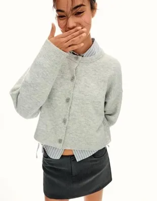 Кардиган на пуговицах из мягкой ткани- Заказать в России