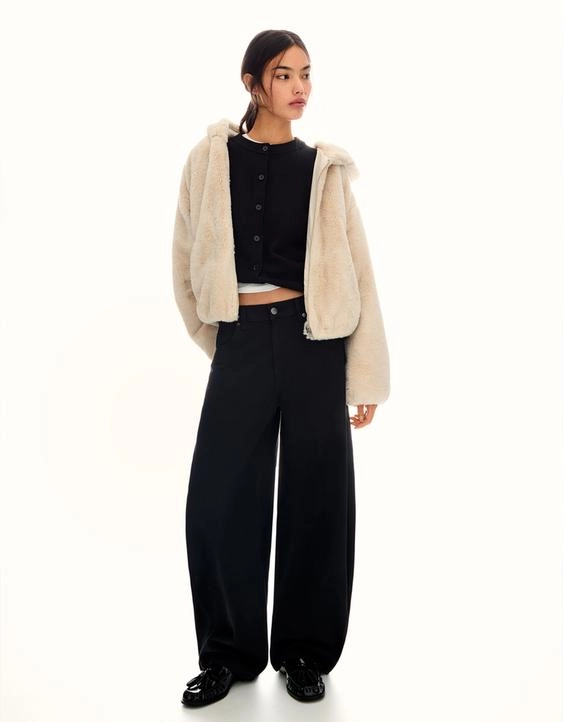 Bershka Куртка из искусственного меха с капюшоном