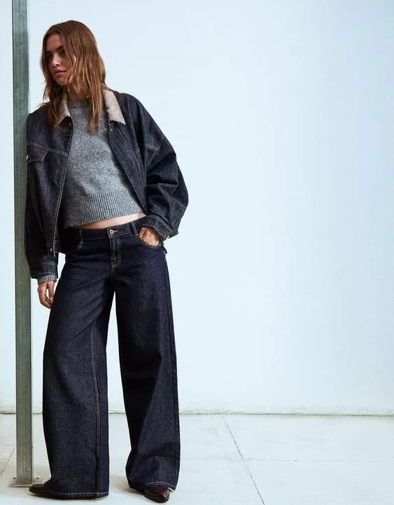 Джинсы с широкими штанинами и низкой посадкой- Заказать в России