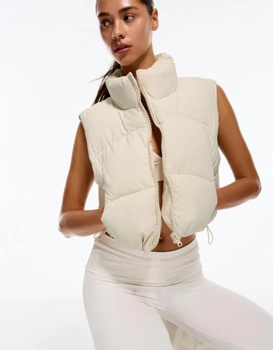 Укороченный стеганый жилет